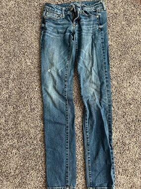 American Eagle Outfitters Women's Skinny Jeans in Blue Wash